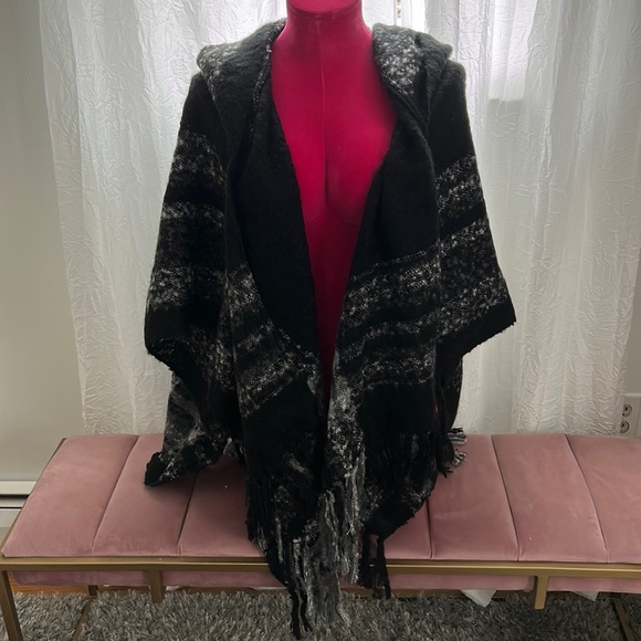 Maurices Accessories - [Maurices] Hooded Blanket Shawl